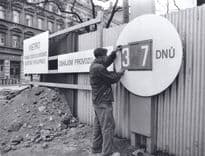 12 1974_Odpocitavani dnu do zahajeni provozu Metrostav.jpg