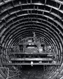 1_Prstencová tunelovací metoda stanice Invalidovna 1987_Metrostav.jpg