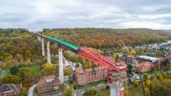 Stavbaři Metrostavu provedli nejrychlejší výsuv mostu v německé Pirně